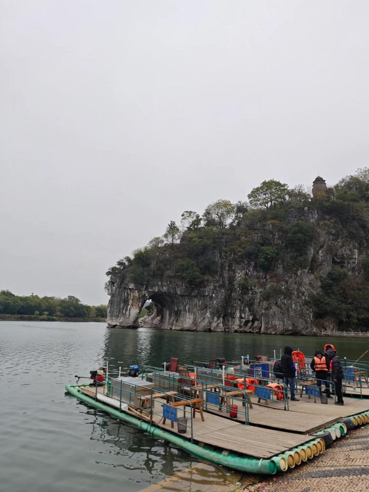 桂林山水甲天下，明天游览一个景区—普贤塔