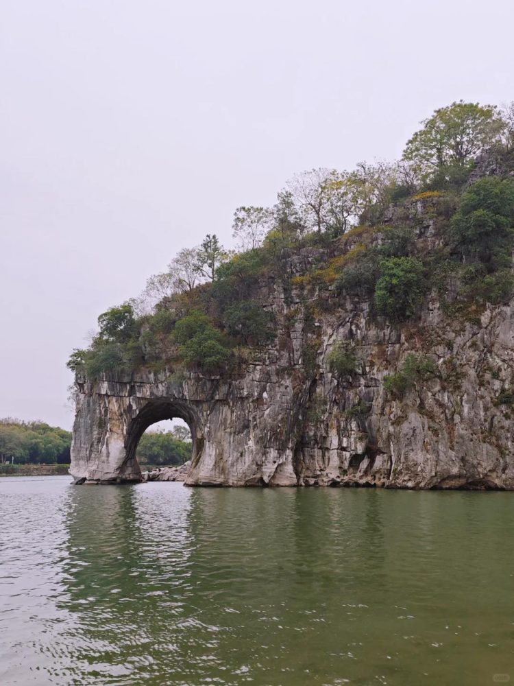 桂林山水甲天下，明天游览一个景区—普贤塔